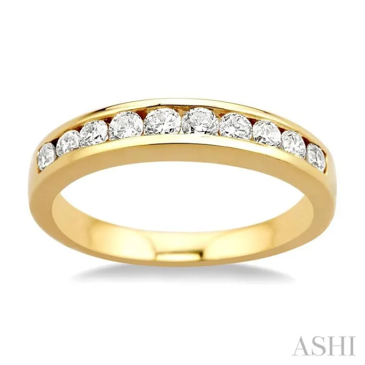 1/2 Ctw Channel Set Round Cut Diamond Band in 14K Yellow Gold