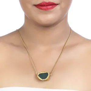 A Touch of Green Chalcedony Stone Gold Necklace