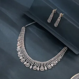 Diamond choker with swinging earrings