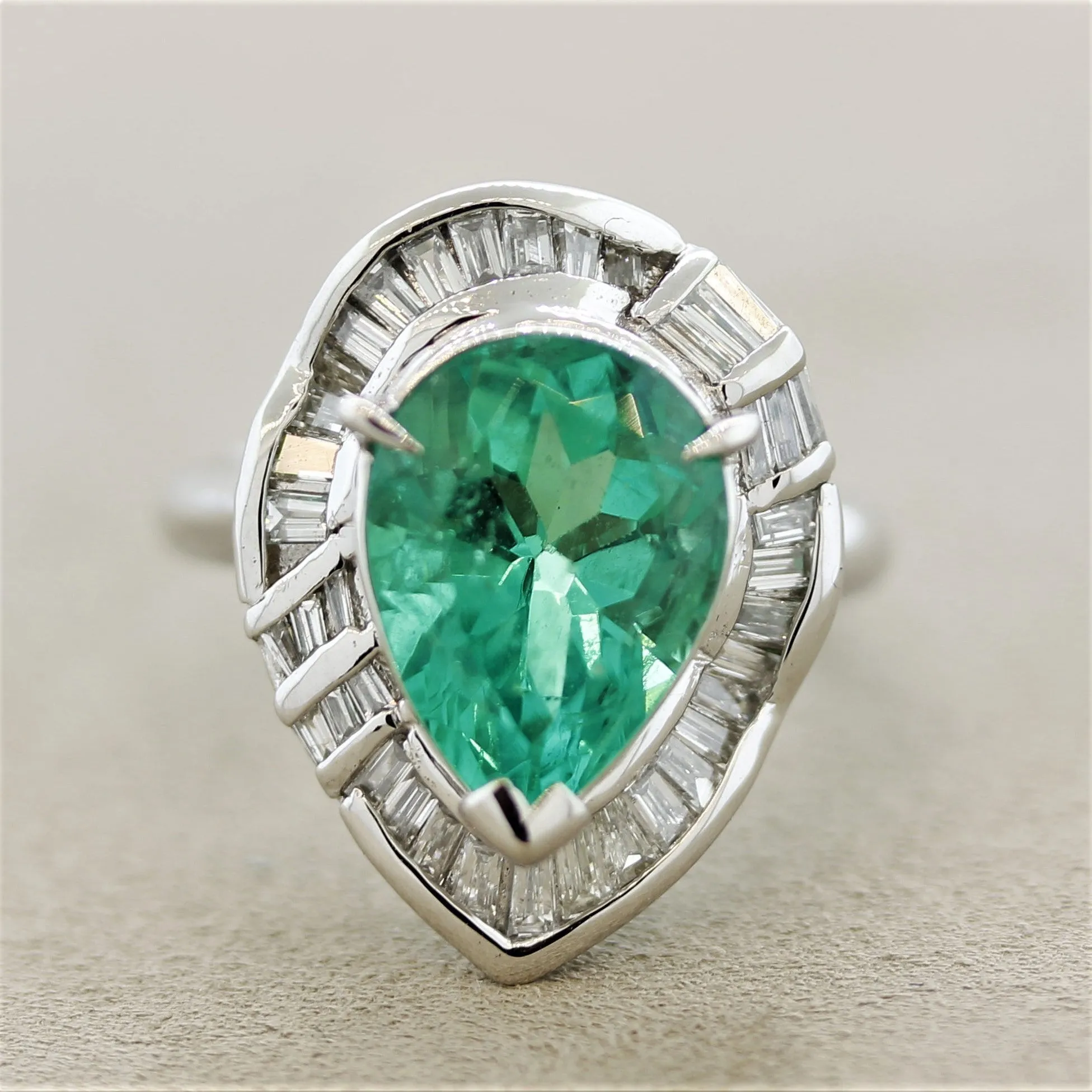 Fine Colombian Emerald Diamond Platinum Ring, GIA Certified